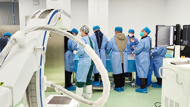 UBE腰椎管減壓術(shù)和椎間融合術(shù)實(shí)操訓(xùn)練營(yíng)，普愛(ài)C形臂全程護(hù)航