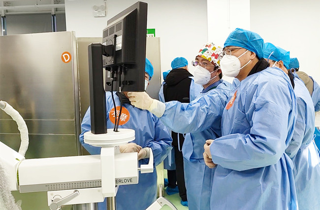 UBE腰椎管減壓術(shù)和椎間融合術(shù)實(shí)操訓(xùn)練營(yíng)，普愛(ài)C形臂全程護(hù)航